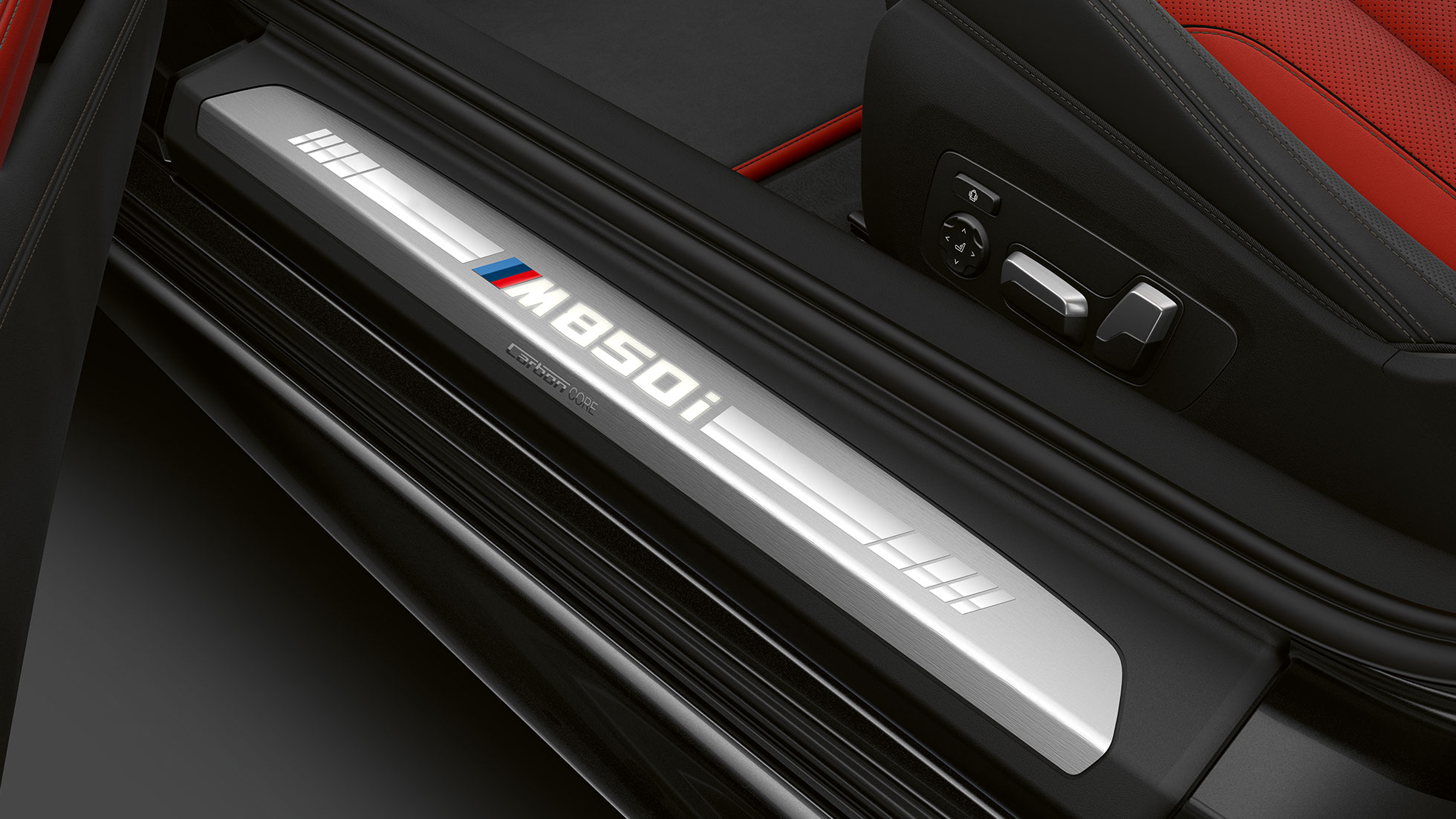 BMW M850i xDrive, металік Чорний Карбон, накладка на пороги. BMW M850i xDrive, металік Чорний Карбон, накладка на пороги.