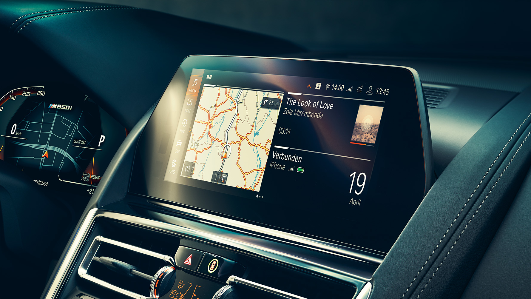 BMW 8 серії Coupe, BMW Live Cockpit Professional Інтер'єр BMW 8 серії Coupe з дисплеєм системи управління і BMW Live Cockpit Professional.