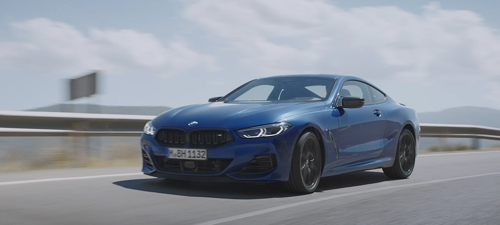 BMW 8 Coupe G15 LCI Facelift 2022, динаміка руху у відео BMW 8 Coupe G15 LCI Facelift 2022, динаміка руху у відео