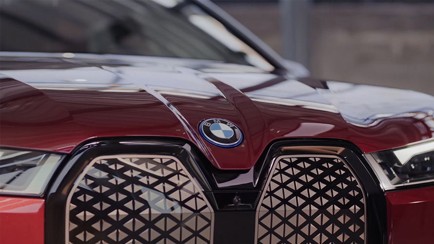 BMW iX i20 електричний кросовер особливості дизайну екстер’єру, відео BMW iX i20 2021 електричний кросовер особливості дизайну екстер’єру, відео