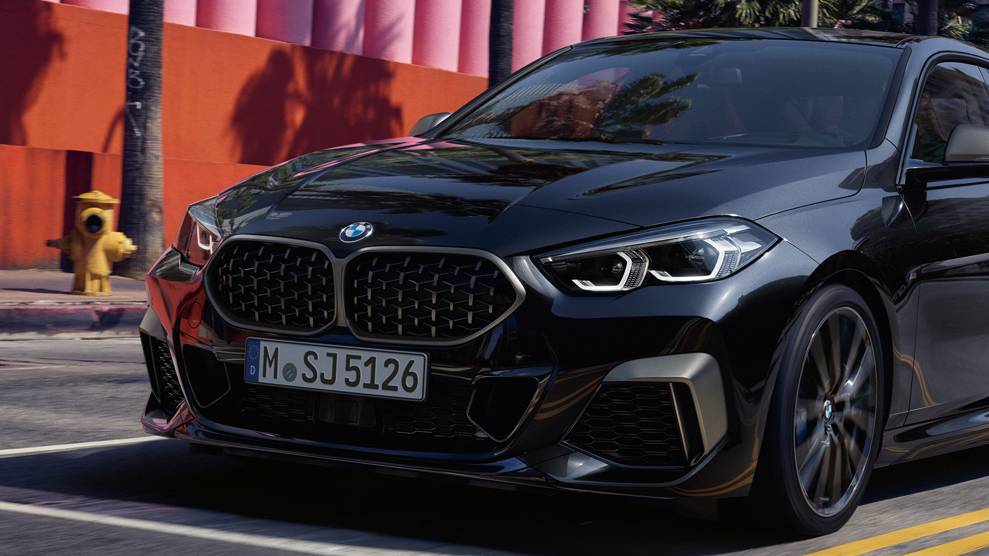 Дизайн екстер'єру BMW M235i xDrive Gran Coupé Дизайн екстер'єру BMW M235i xDrive Gran Coupé 2020 Black Sapphire металік F44 вид спереду