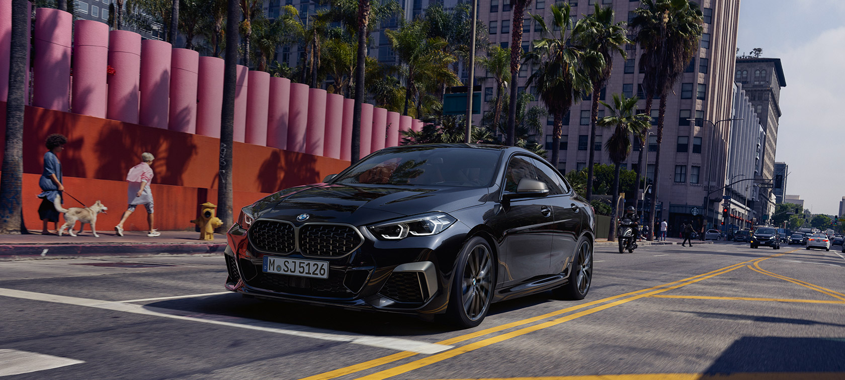 BMW M235i xDrive Gran Coupé 2020 Black Sapphire металік F44, вид спереду з поворотом в три чверті