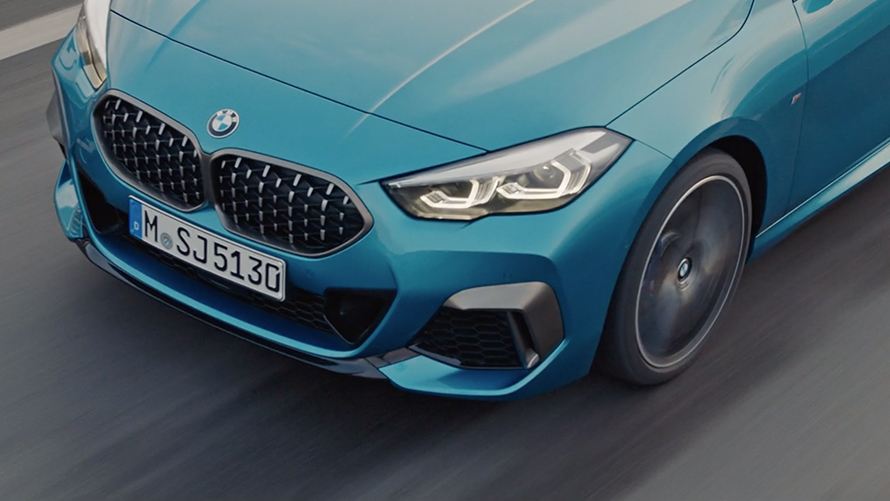 Відео BMW M235i xDrive Gran Coupé Відео BMW M235i xDrive Gran Coupé 2020 Black Sapphire металік F44