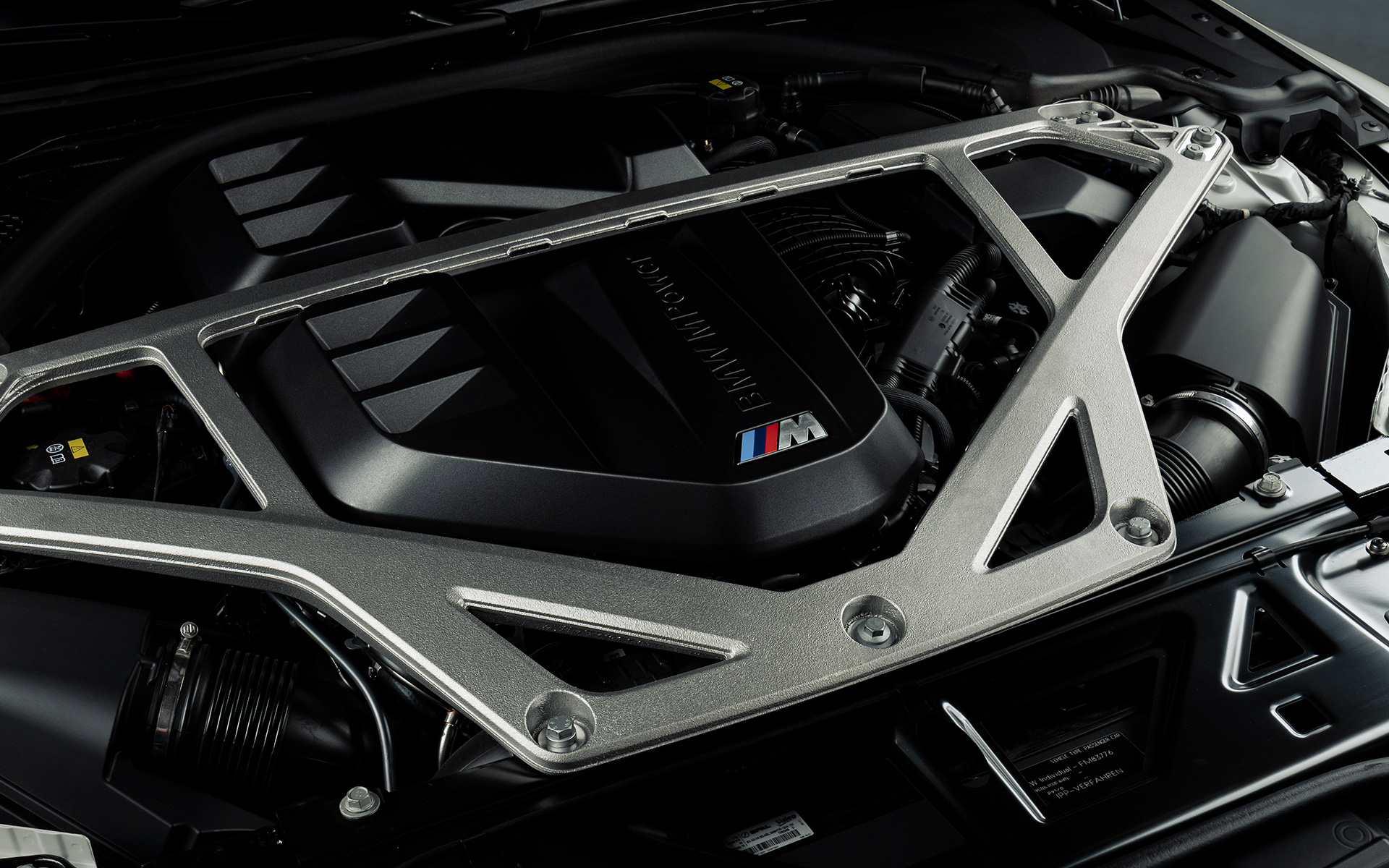 Опціональна передня розпірка М BMW M3 CS G80 BMW M3 CS G80 Опціональна передня розпірка М