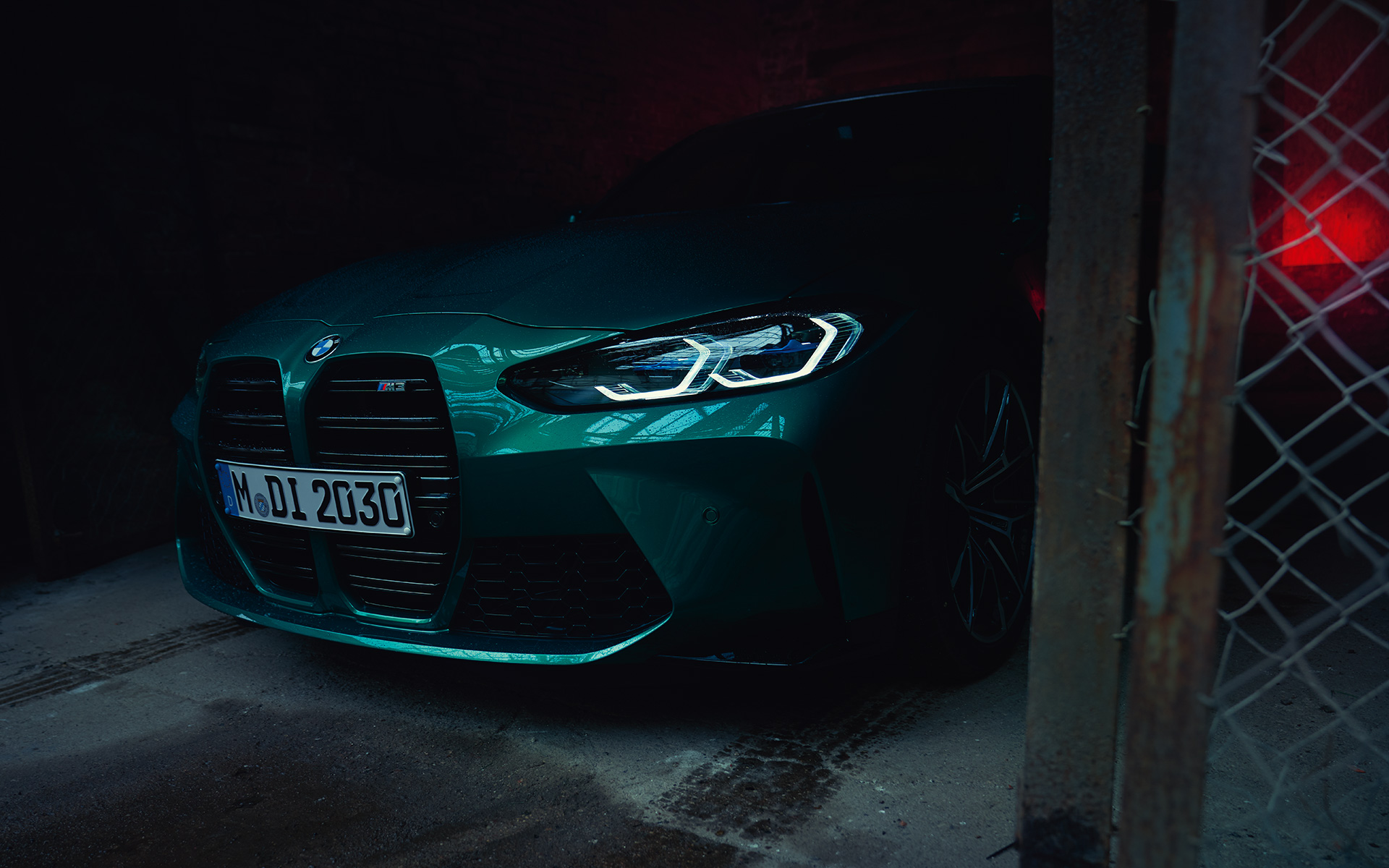 BMW M3 Седан G80 2020 у кольорі Isle of Man Green metallic, вид за діагоналлю спереду