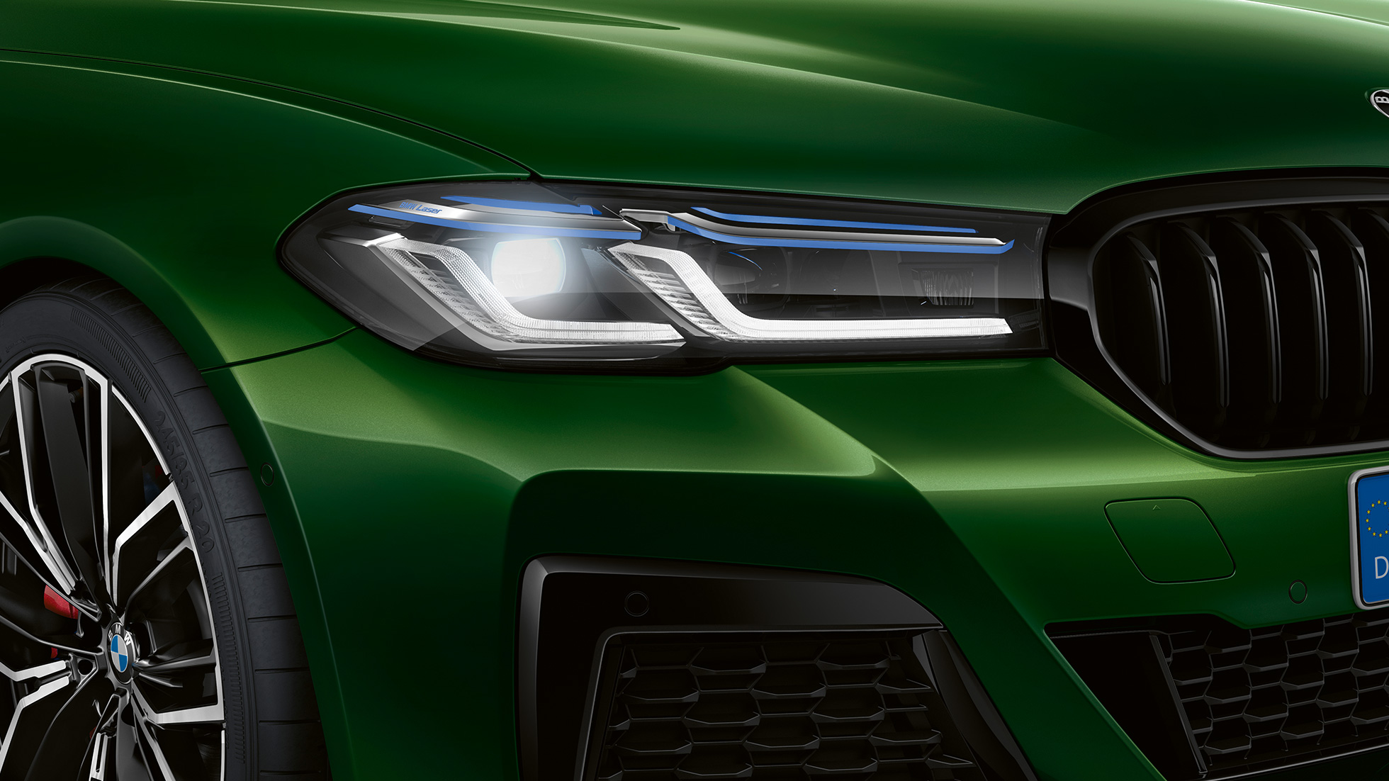 Фари BMW Individual Shadow Line BMW M550i xDrive Седан G30 LCI 2020 Фари BMW Individual Shadow Line BMW M550i xDrive Седан G30 LCI 2020 кольору BMW Individual Verde Ermes Metallic крупний вид на передню частину