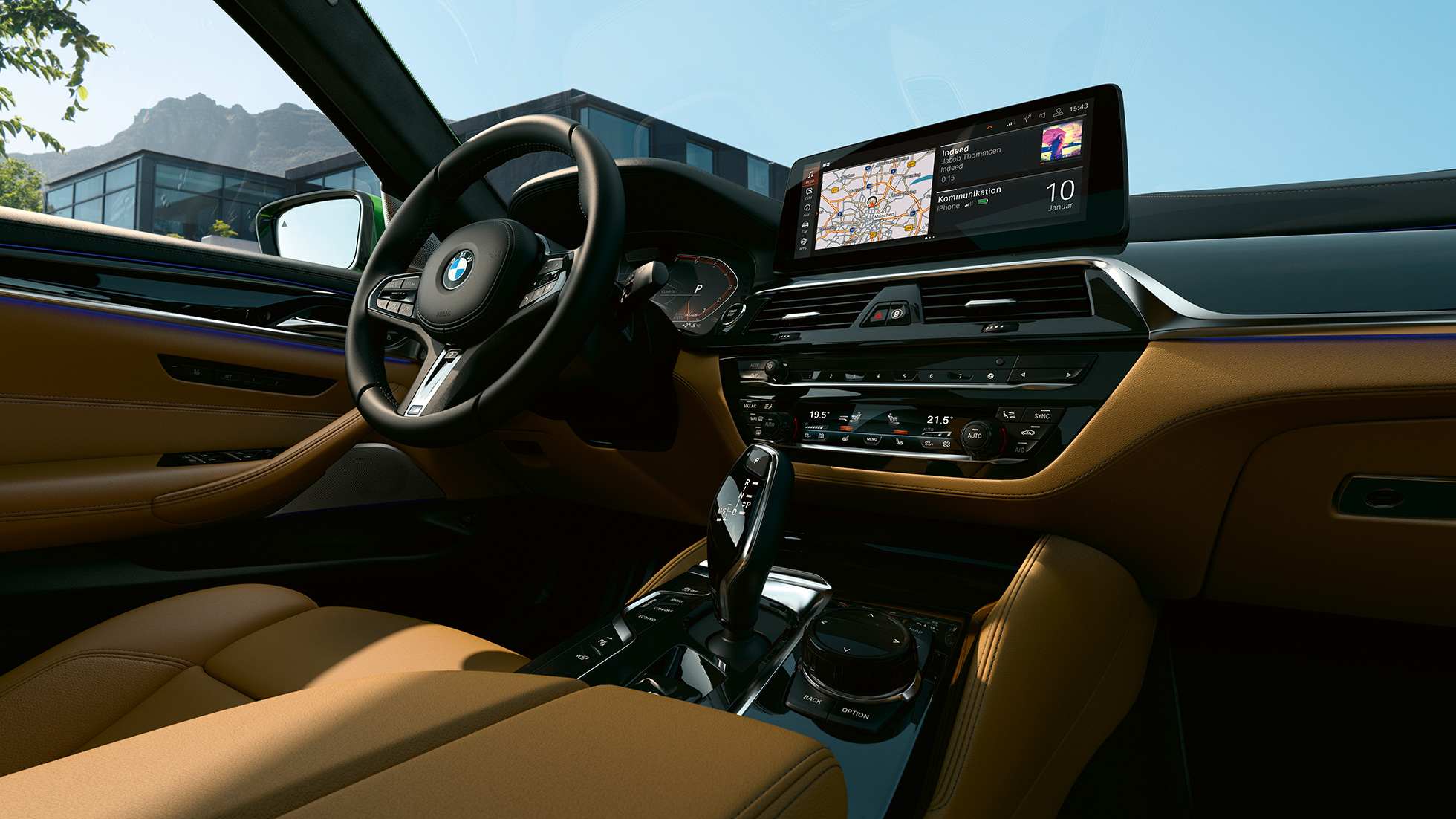 BMW M550i xDrive Седан G30 LCI 2020 кокпіт з 12,3-дюймовим дисплеєм керування BMW M550i xDrive Седан G30 LCI 2020 кокпіт з 12,3-дюймовим дисплеєм керування