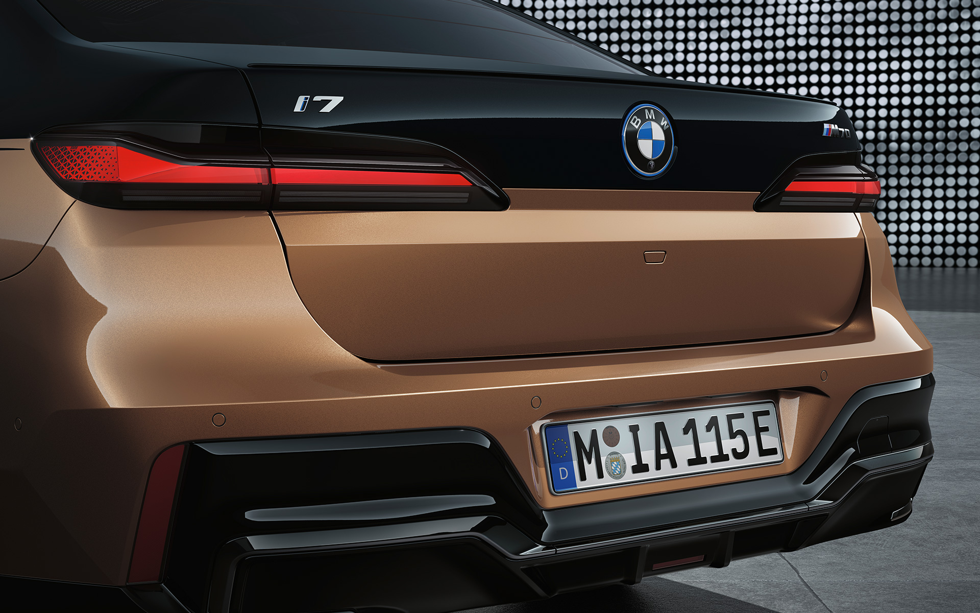 BMW i7 M70 xDrive Седан G70, Задній спойлер M