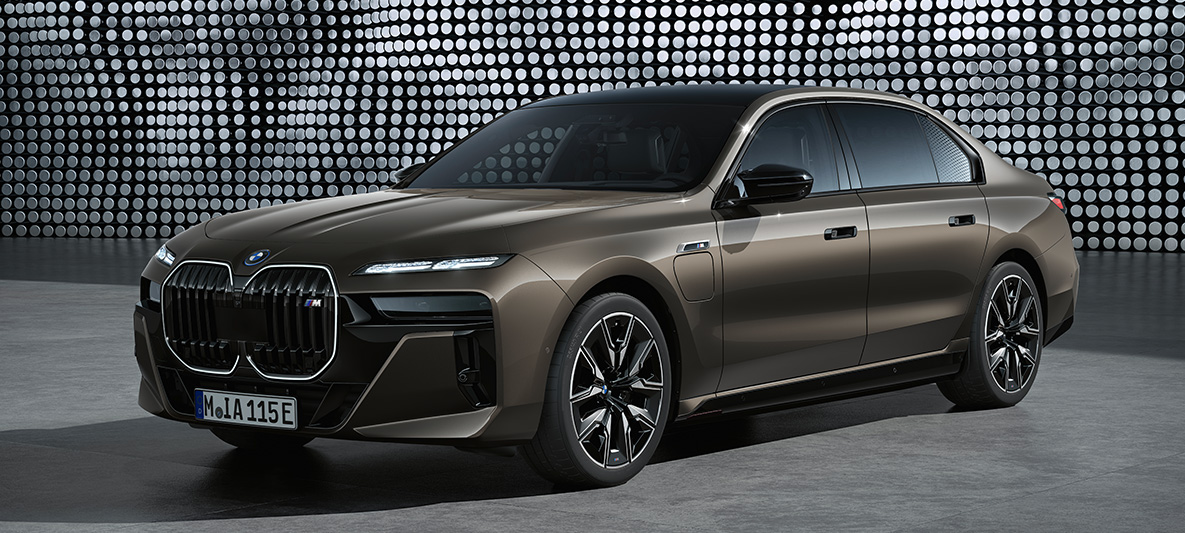 Sepang Bronze Спеціальне лакофарбове покриття Автомобілі BMW M7 G70 Автомобілі BMW M7 G70 Sepang Bronze Спеціальне лакофарбове покриття