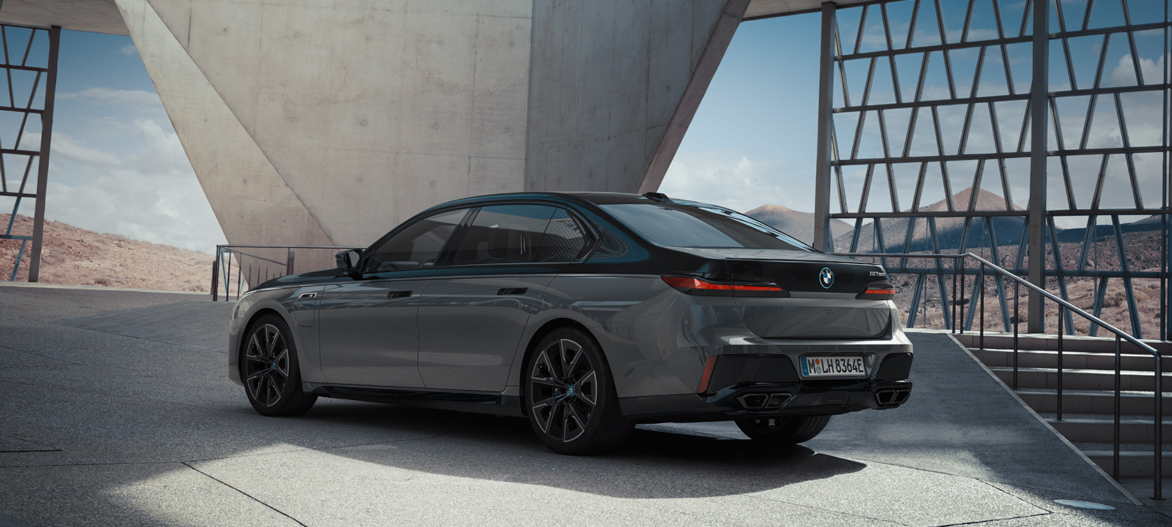 Особливостфі BMW M760e xDrive Седан G70 BMW M760e xDrive Sedan G70 Особливостфі