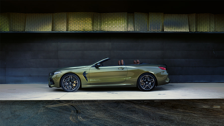 BMW M8 Competition Cabrio F91 LCI Facelift 2022 кольору BMW Individual Brass metallic, вид збоку