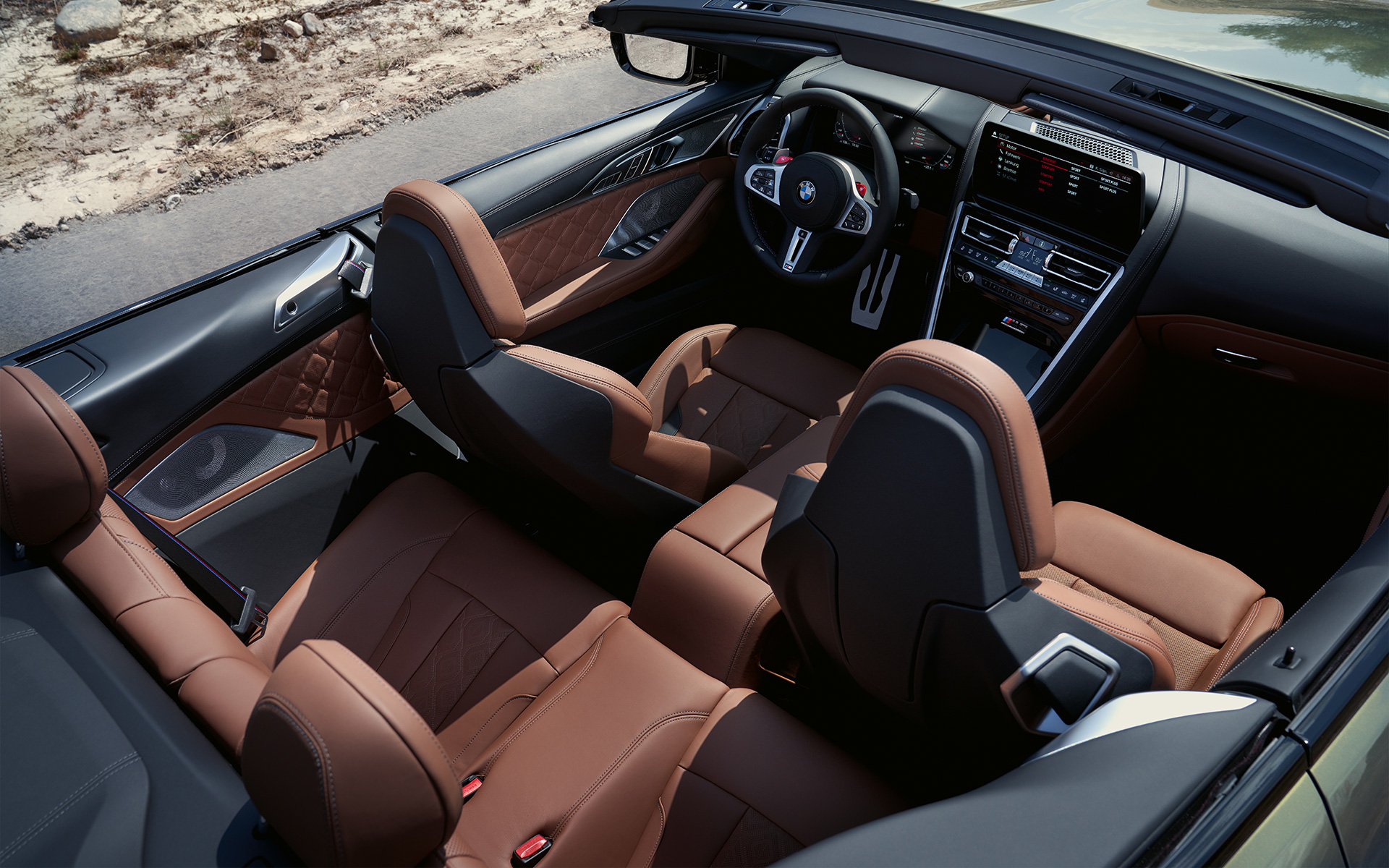 Сидіння M Sport BMW M8 Competition Cabrio F91 LCI 2022 Салон BMW M8 Competition Cabrio F91 LCI Facelift 2022 інтер’єр з сидіннями M Sport