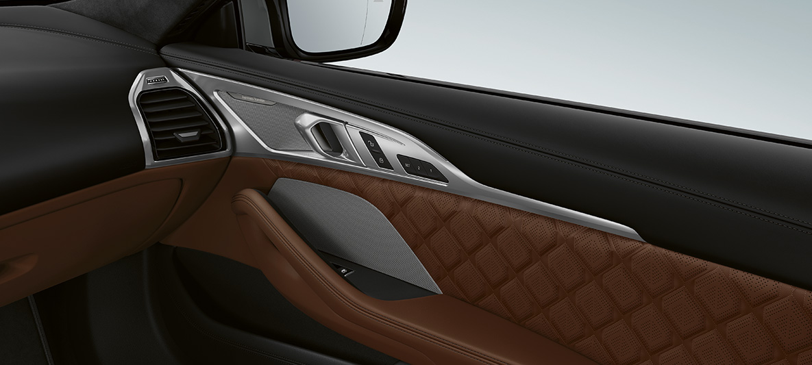 Bowers & Wilkins Diamond Surround Sound System. BMW M8 Coupé, салон з системою об'ємного звучання Bowers & Wilkins Diamond Surround.