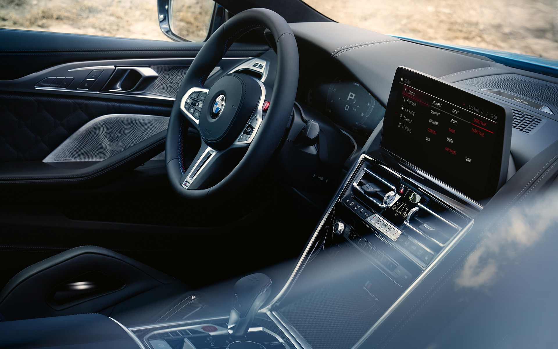 Дисплей керування на BMW M8 Competition Coupe F92 LCI Facelift 2022 BMW M8 Competition Coupe F92 LCI Facelift 2022 Інтер’єр дисплей керування
