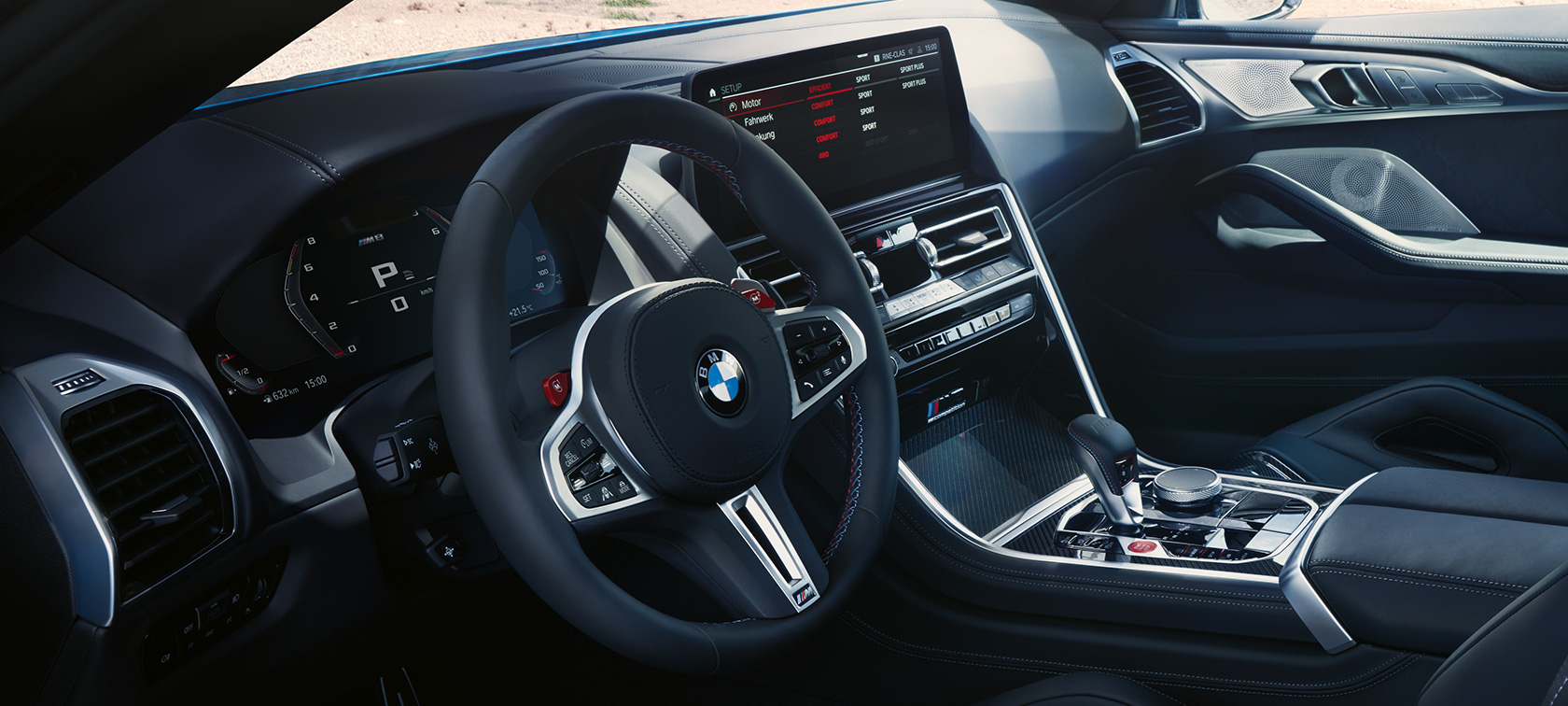 Шкіряне кермо M BMW M8 Competition Сoupe F92 LCI Facelift 2022 кокпіт BMW M8 xDrive Coupe F92 LCI Facelift 2022 кокпіт дисплнй керування зі шкіряним кермом М