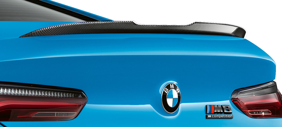 Задній карбоновий спойлер М BMW M8 Competition Coupe F92 LCI Facelift 2022 у кольорі Daytona Beach Blue BMW M8 Competition Coupe F92 LCI Facelift 2022 у кольорі Daytona Beach Blue, задній карбоновий спойлер М зблизька