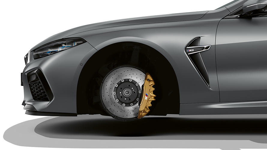 BMW M8 Gran Coupe F93 LCI Facelift 2022 BMW Individual у кольорі Frozen Pure Grey metallic, керамічна гальмівна система M Carbon вигляд без дисків