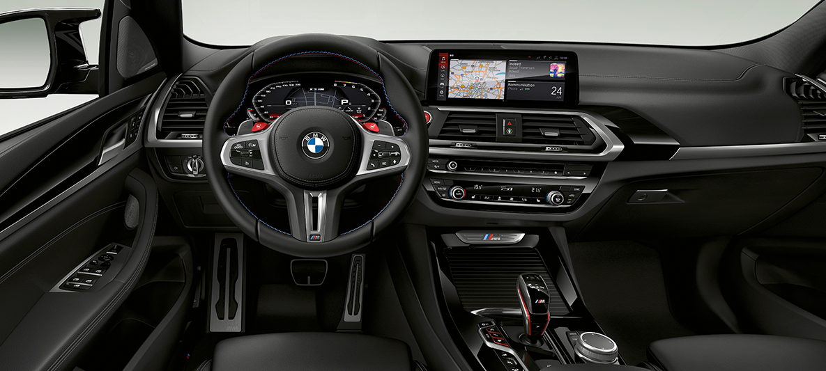BMW X3 M, шкіряне кермо М. BMW X3 M,салон, кабіна, шкіряне кермо М з контрастною стрічкою М.