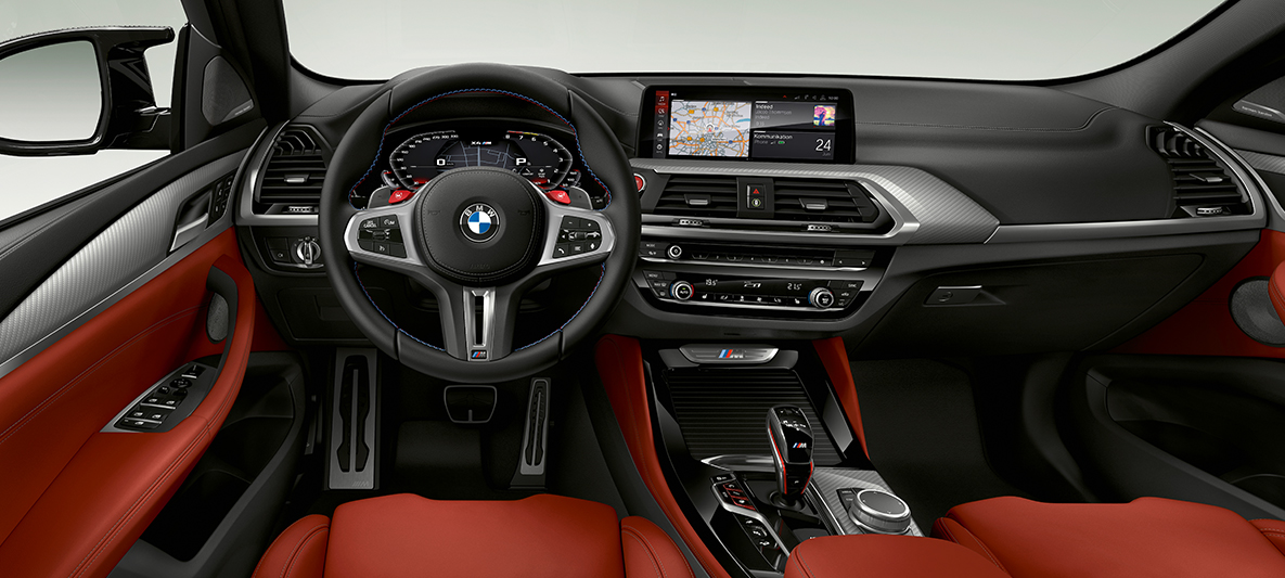 BMW X4 M, кожаный руль М. BMW X4 M, салон, кабина, кожаный руль М с контрастной строчкой М.