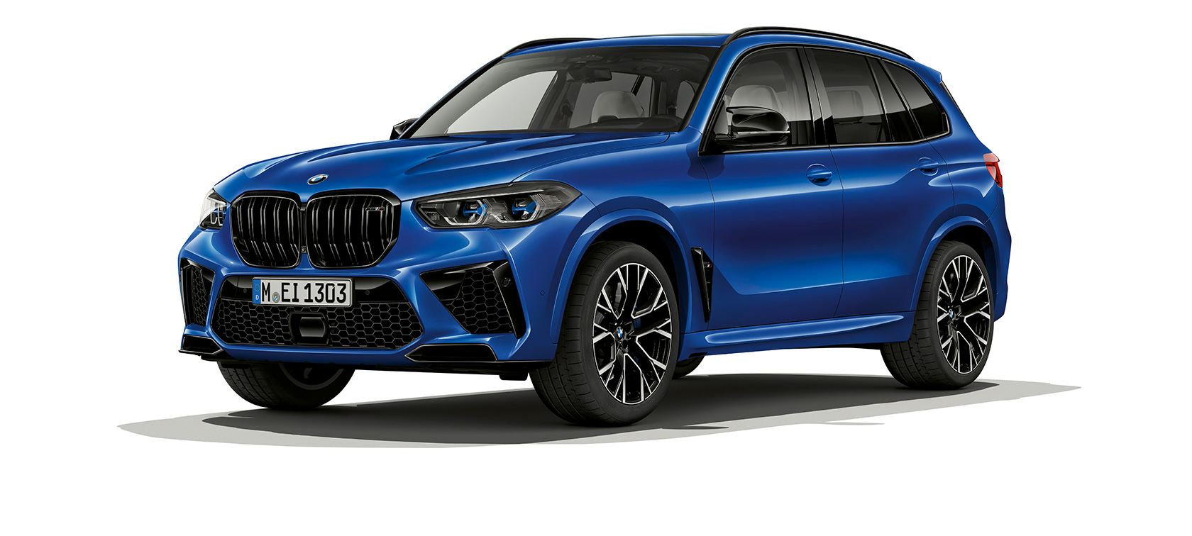BMW X5 M Competition F95 2020 SUV в кольорі Marina Bay Blue металік вид спереду в три чверті