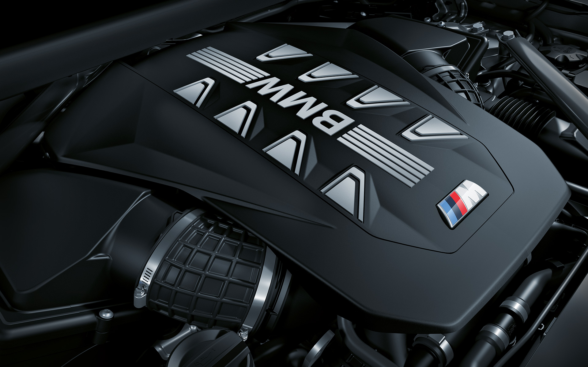BMW X5 M60i xDrive G05 MP двигун великим планом