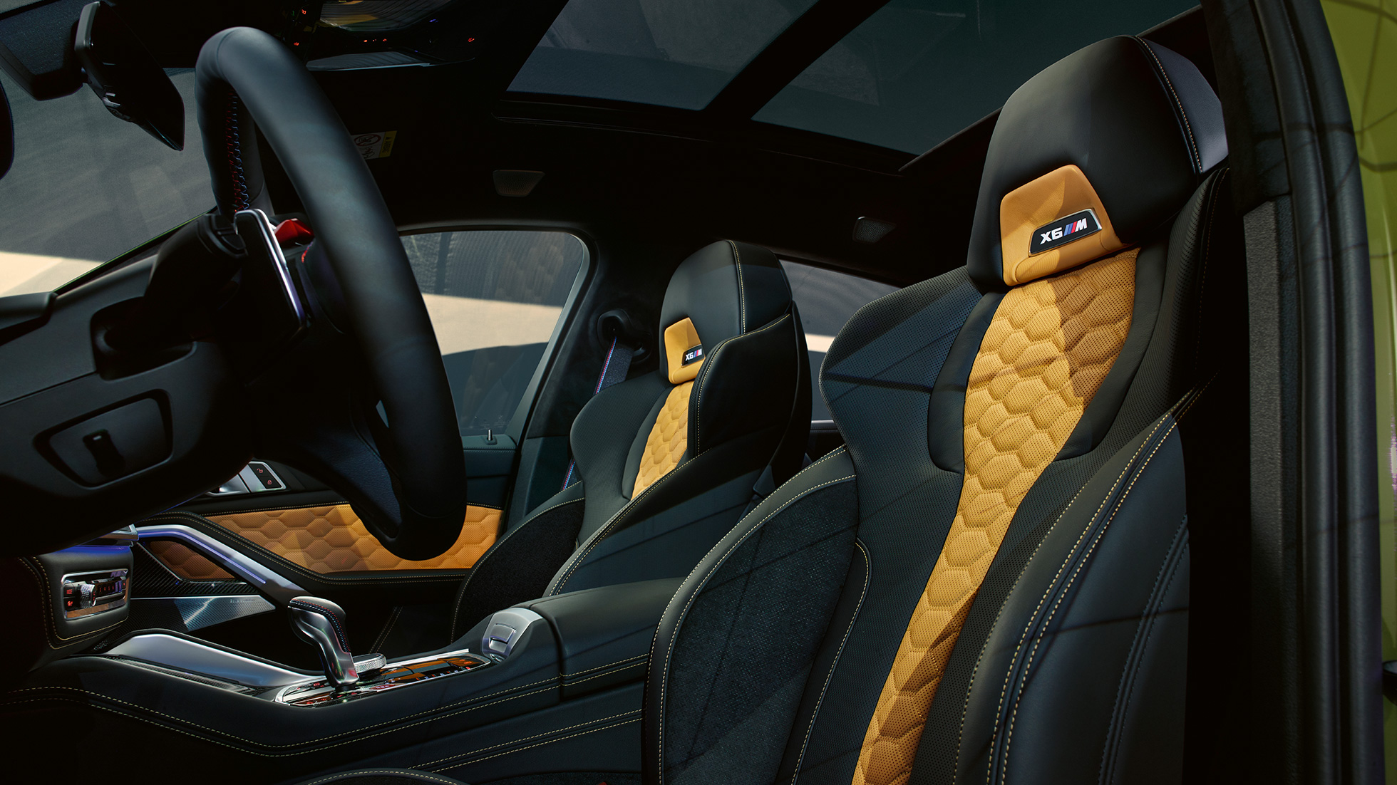 Багатофункціональні сидіння M BMW X6 M Competition Багатофункціональні сидіння M BMW Х6 M Competition F96 салон