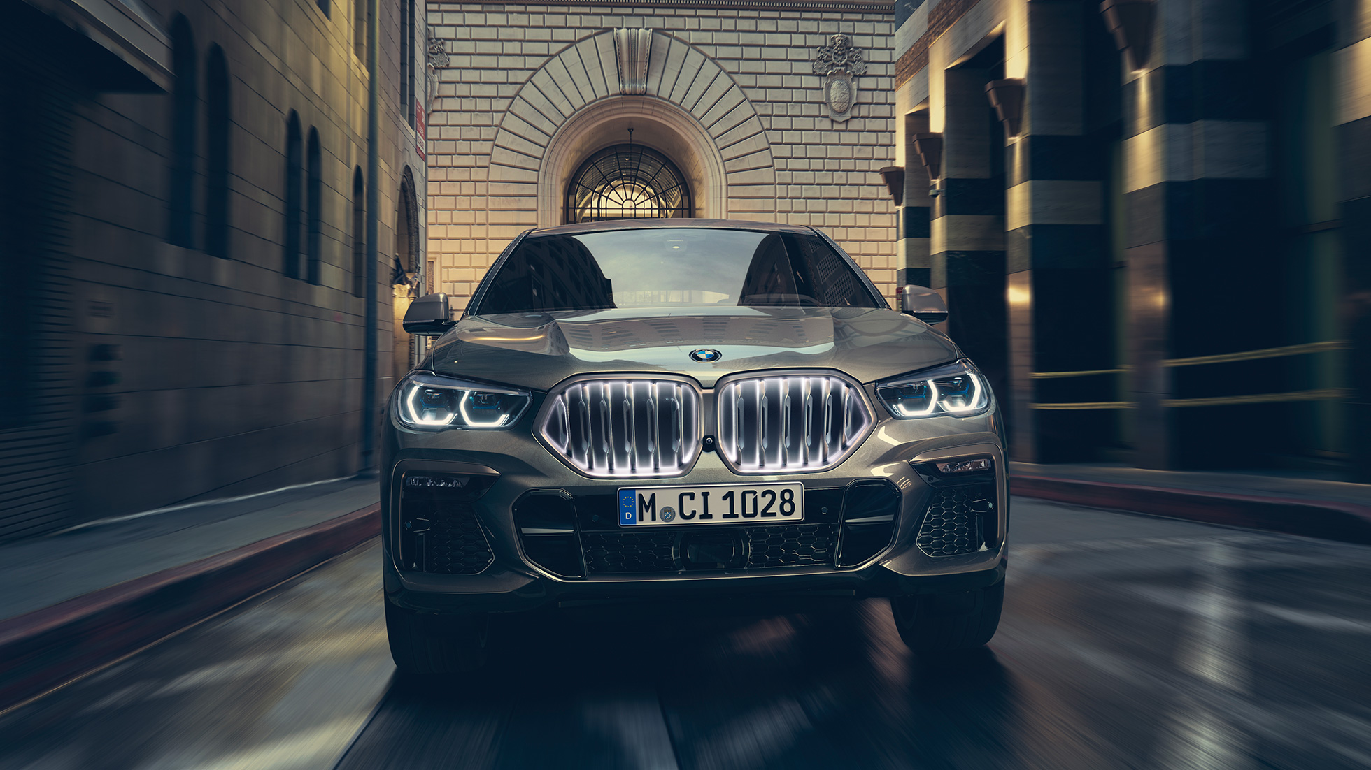 BMW X6 M50d з 6-циліндровим дизельним двигуном M TwinPower Turbo BMW X6 M50d з 6-циліндровим дизельним двигуном M TwinPower Turbo G06 Manhattan металік вид спереду