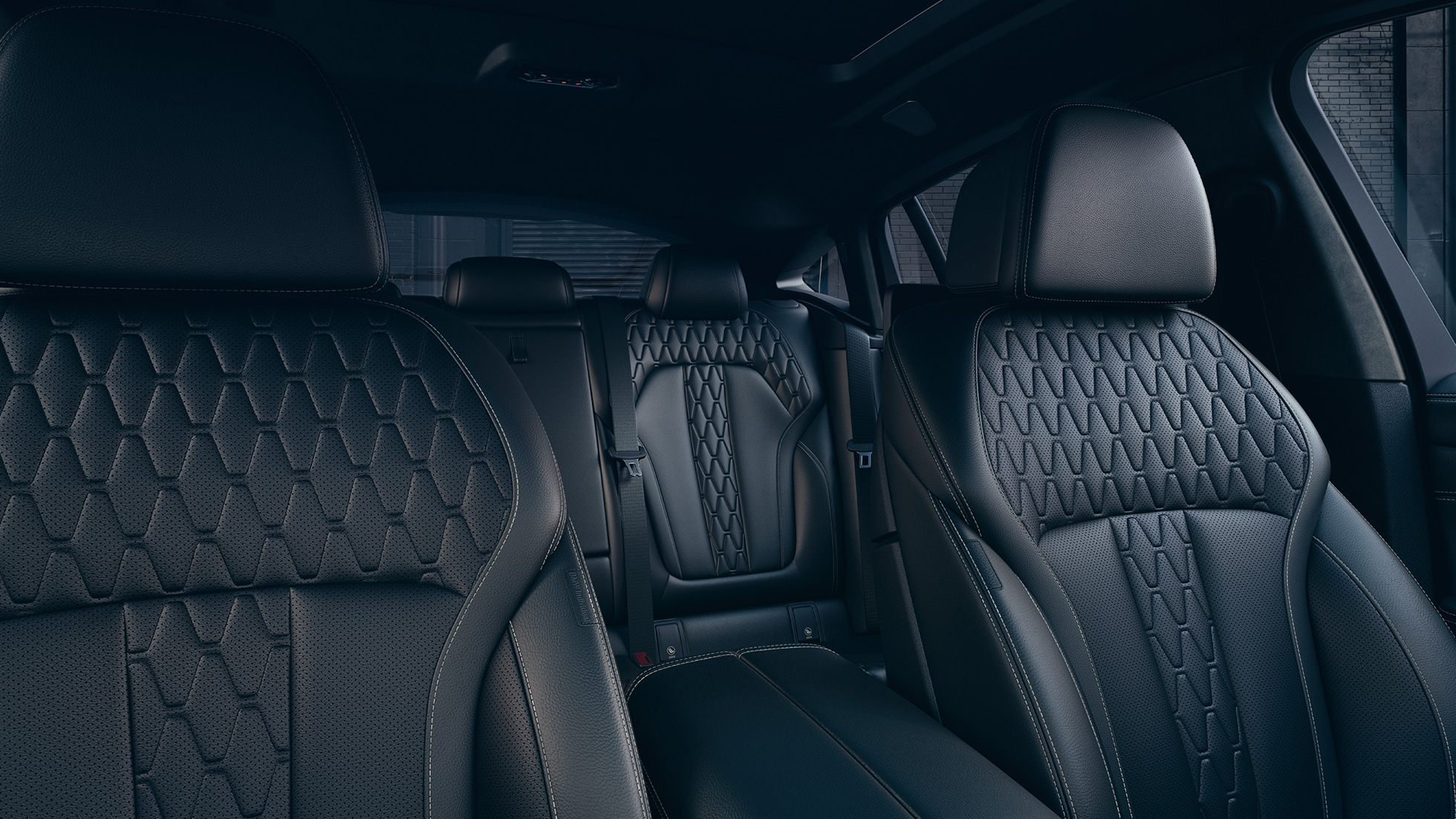 Спортивні сидіння BMW X6 M50i M50d Салон з акцентом на спортивних сидіннях BMW X6 M50i M50d