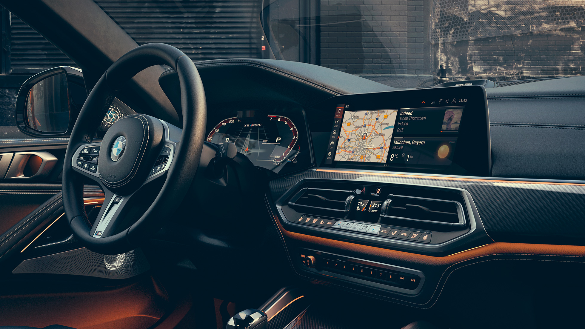 BMW X6 M50i кабіна BMW X6 M50i орієнтована на водія кабіна