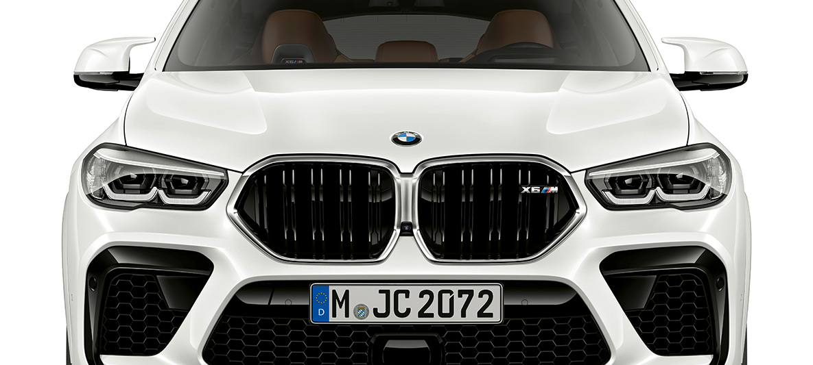Передня частина BMW X6 M F96 Подвійна решітка радіатора М BMW X6 M F96 2020 SUV вид спереду