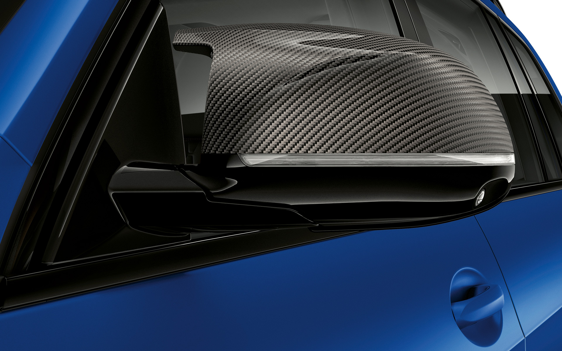 BMW X7 M60i xDrive G07 LCI дзеркала заднього виду M Carbon BMW X7 M60i xDrive G07 LCI дзеркала заднього виду M Carbon великим планом