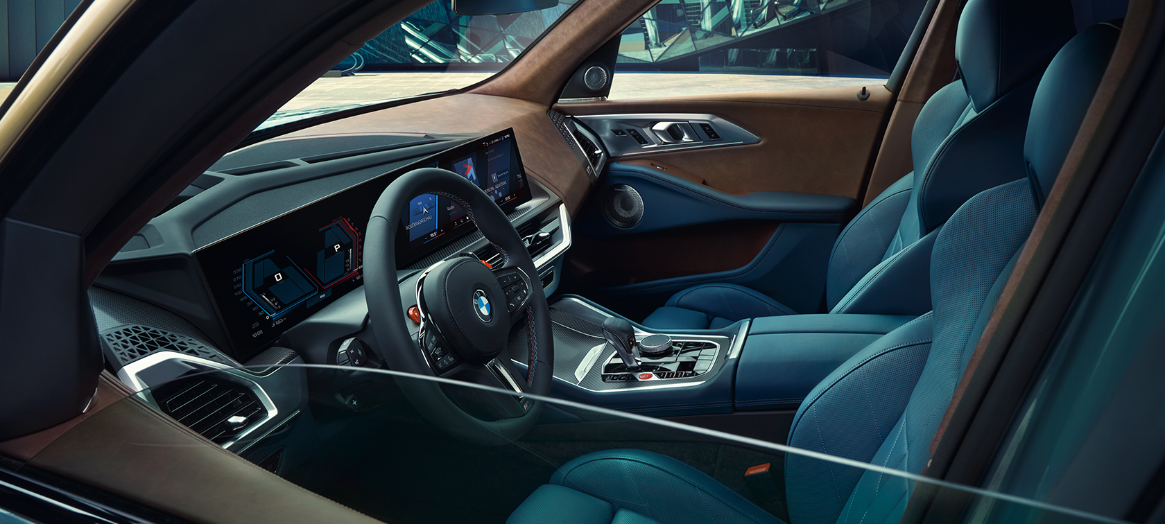 BMW XM G09, Кокпіт і технології BMW XM G09, Кокпіт і технології