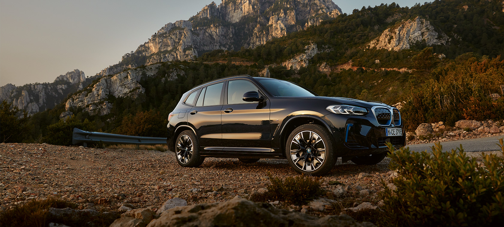 BMW iX3 G08 2021 M Carbon Black, вид збоку