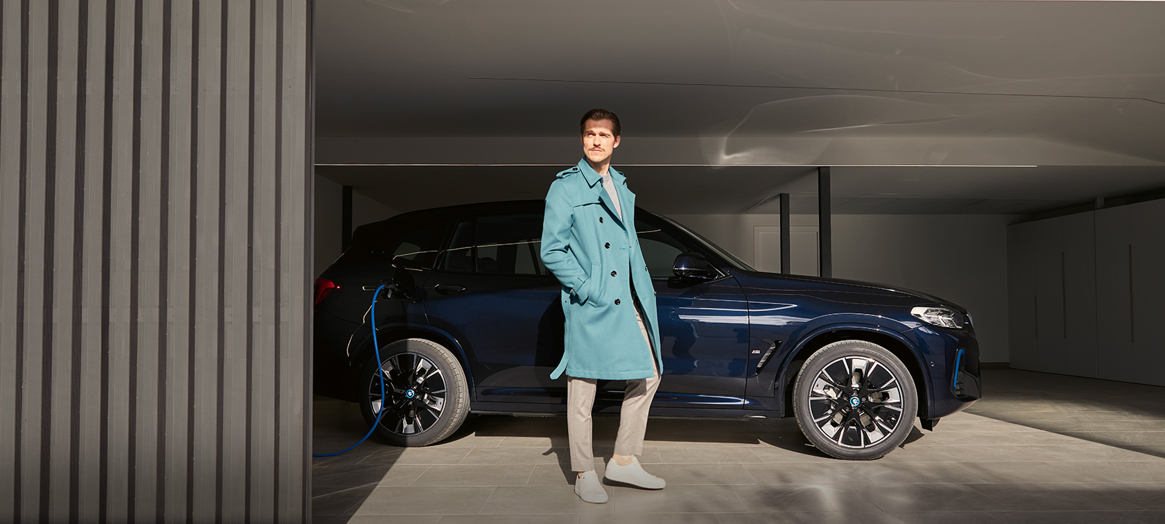Вид збоку BMW iX3 G08 M Carbon Black BMW iX3 G08 2021 M Carbon Black, вид збоку