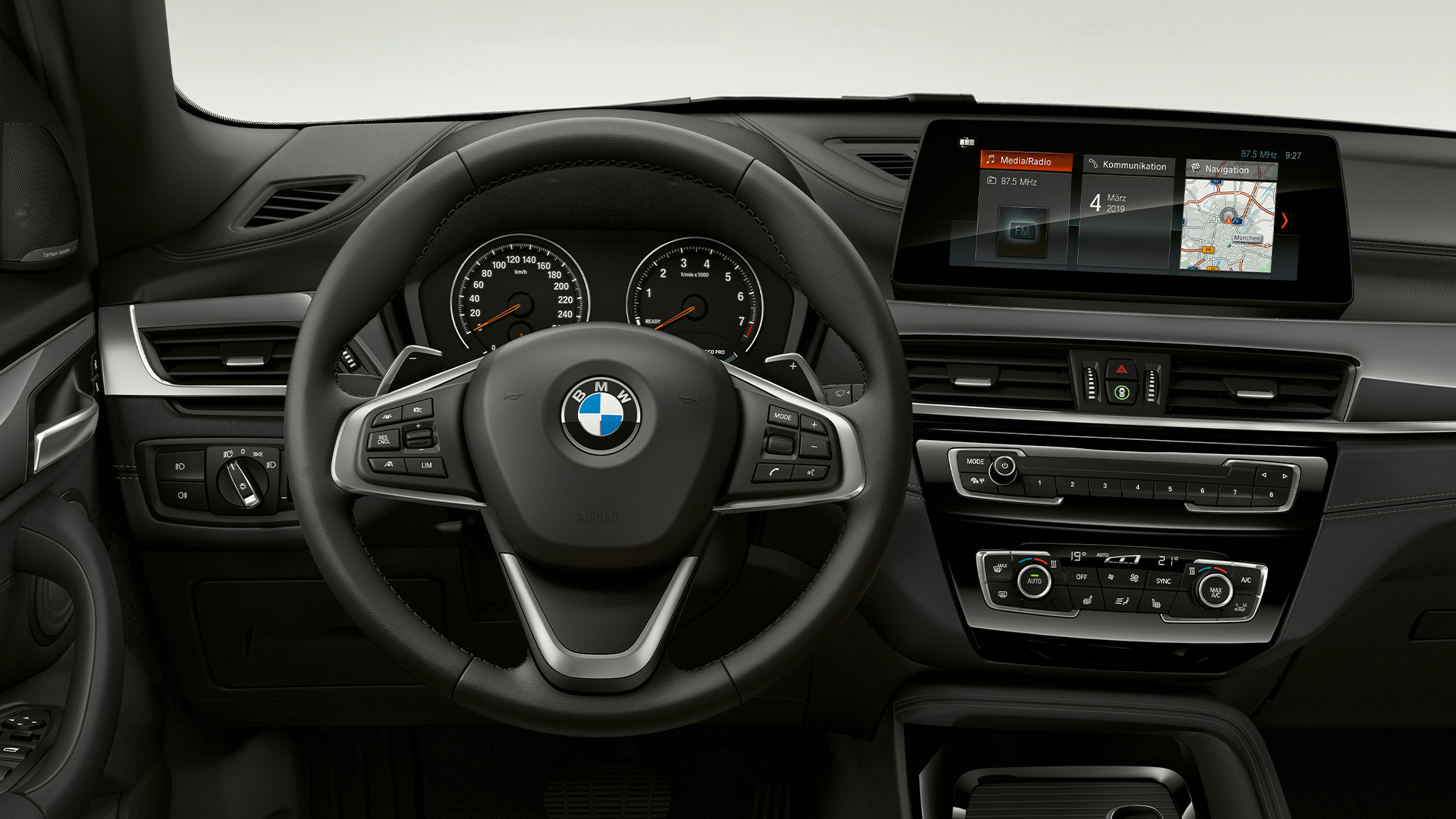 BMW X1, модель xLine, салон BMW X1, модель xLine, салон с кабиной
