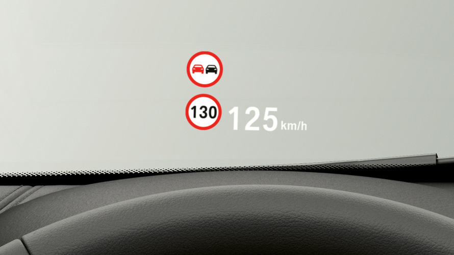 BMW X1, проекційний дисплей BMW. Салон BMW X1, вид проекційного дисплея BMW.