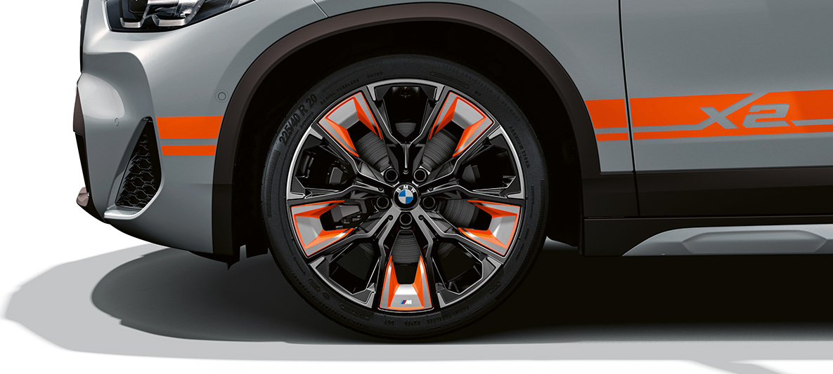 Легкосплавні диски на BMW X2 2020 F39 BMW X2 2020 F39 у кольорі Brooklyn Grey, легкосплавні диски