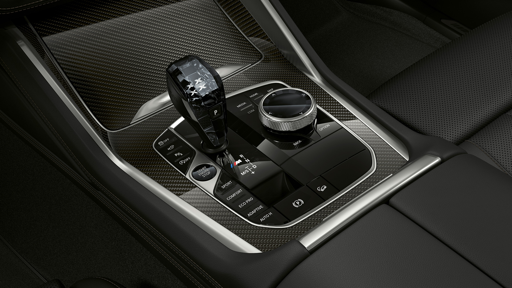 Салон BMW X6 з BMW xLine, центральна консоль. Салон BMW X6 з BMW xLine з акцентом на центральну консоль.