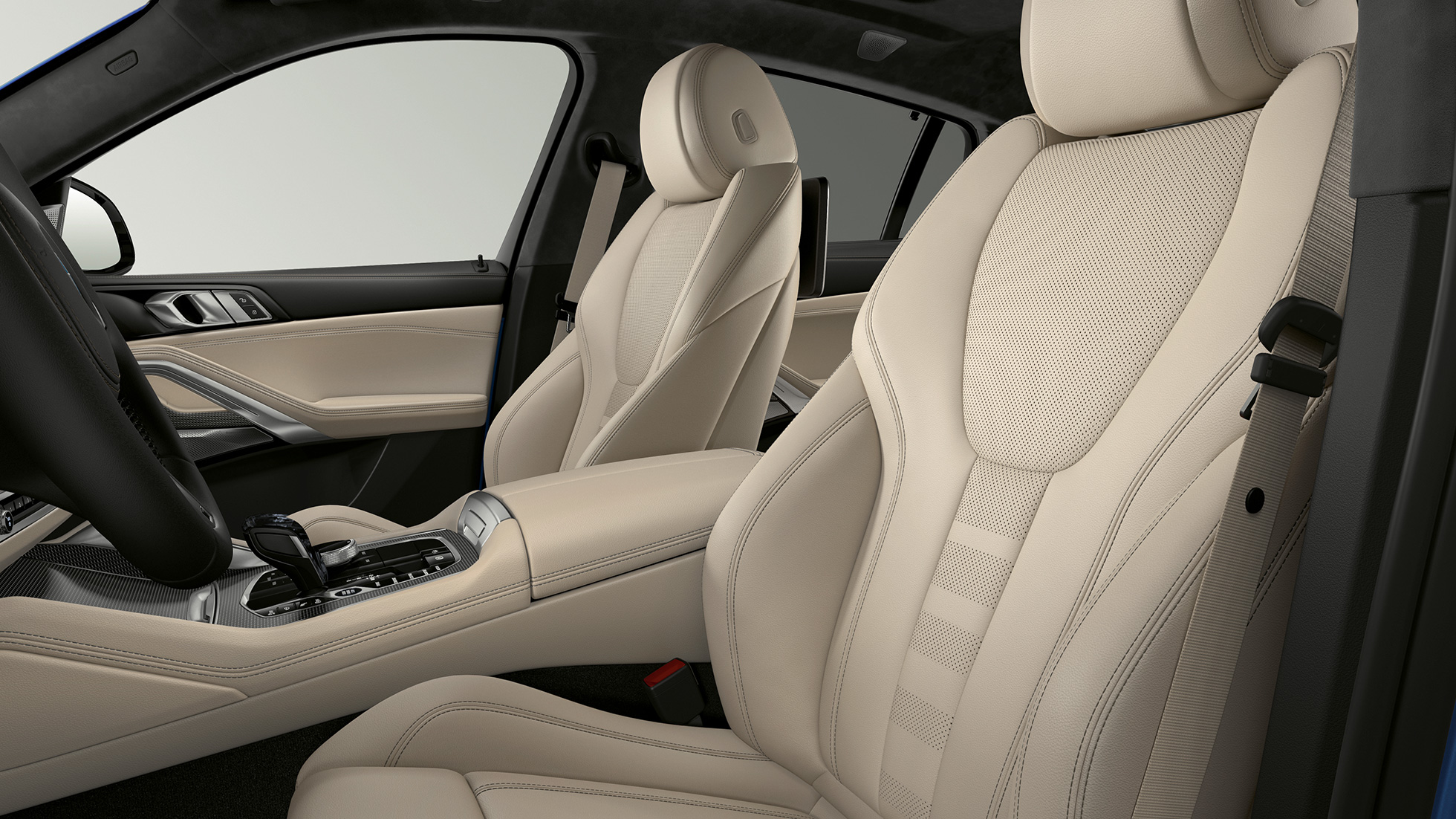 BMW X6 з пакетом M Sport, оббивка. Салон BMW X6 з пакетом M Sport з акцентом на оббивку.