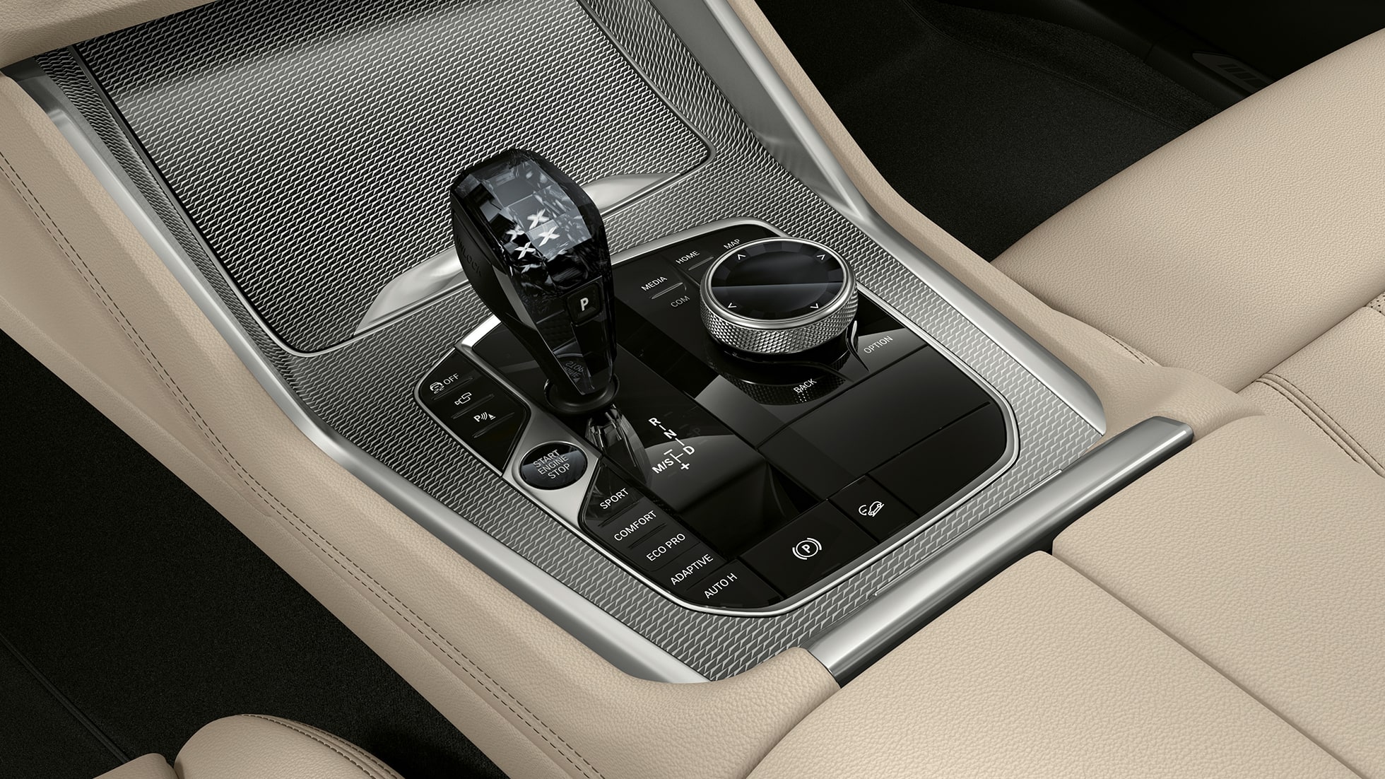 BMW X6 з пакетом M Sport, центральна консоль. Салон BMW X6 з пакетом M Sport з акцентом на центральну консоль.