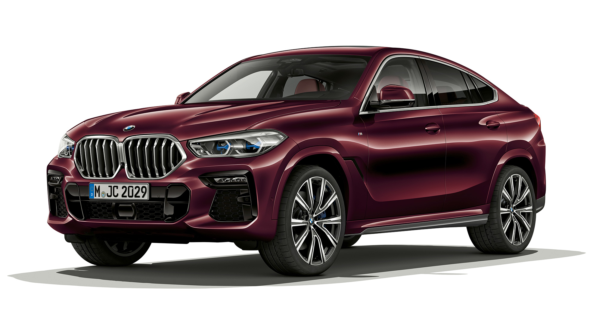 BMW X6 з BMW Individual, екстер’єр. BMW X6 з BMW Individual, вид спереду з поворотом в три чверті.