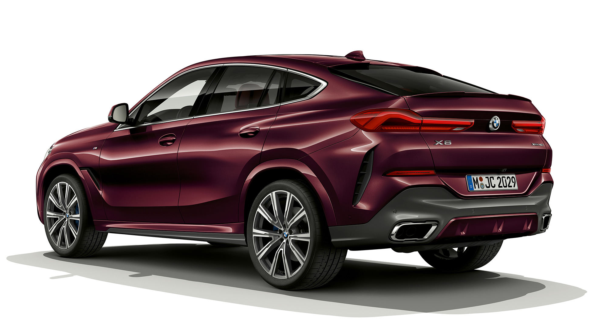 BMW X6 з BMW Individual, вид ззаду. BMW X6 з BMW Individual, вид ззаду з поворотом в три чверті.