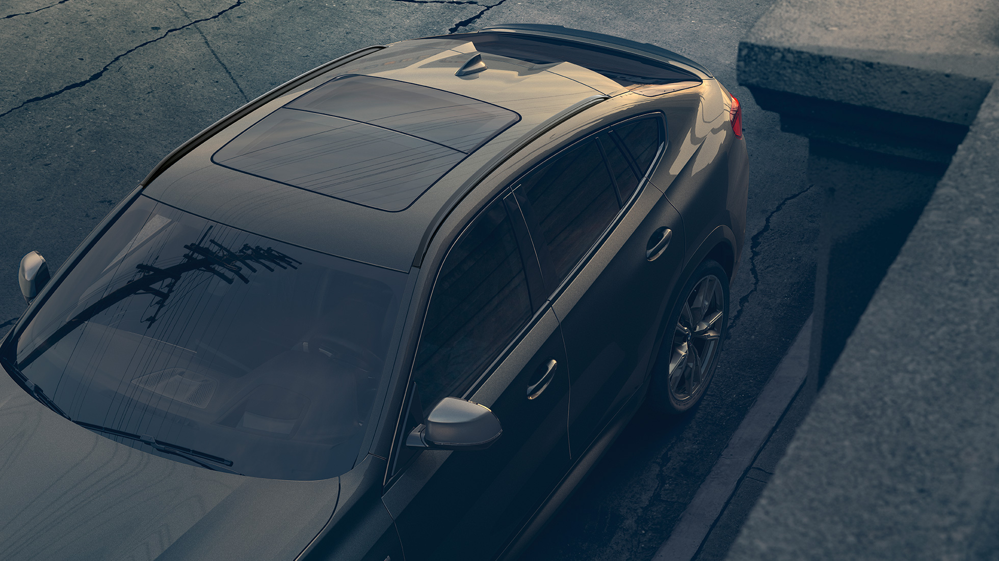 Скляний дах BMW X6 Panorama Sky Lounge. Крупним планом вид на скляний дах BMW X6 Panorama Sky Lounge.