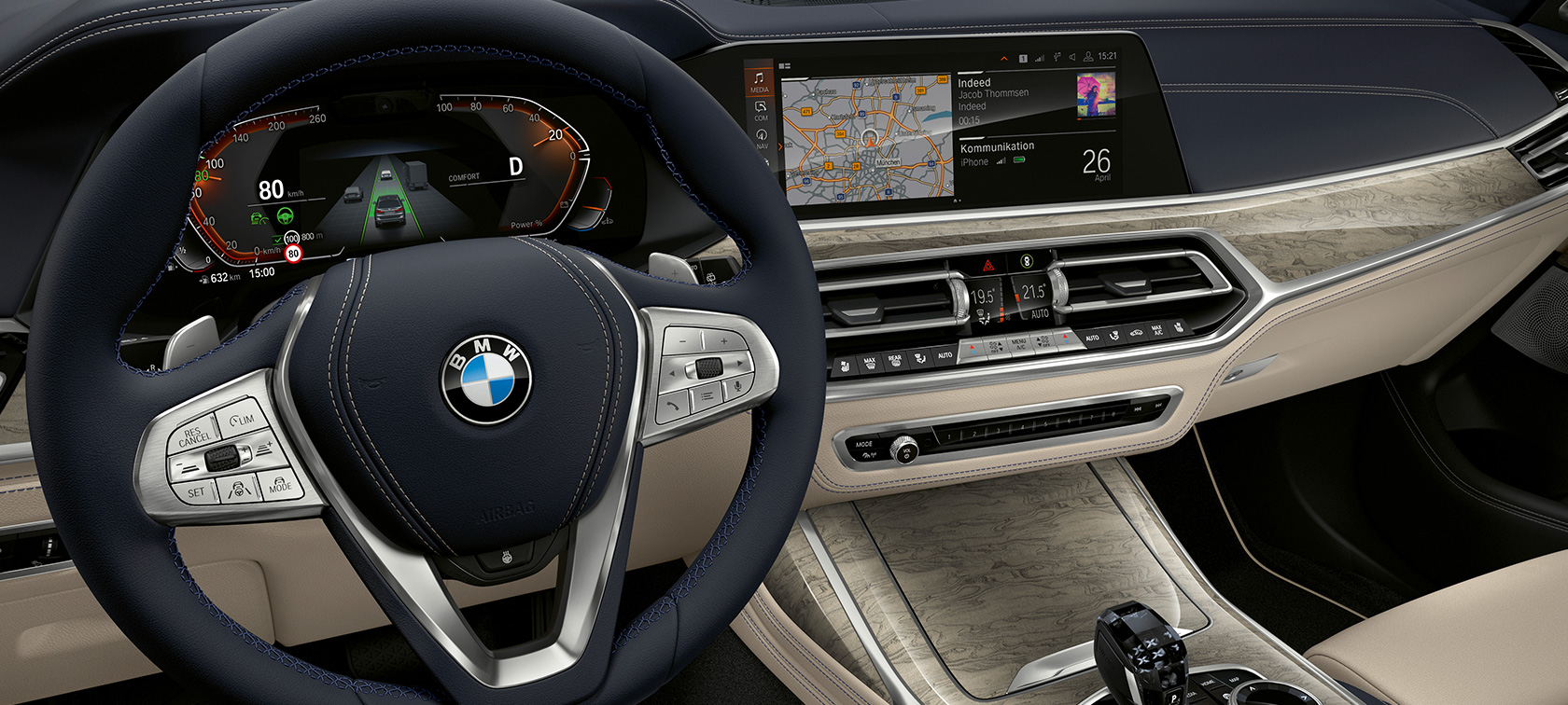 BMW X7 innovative features BMW X7 кабина с фокусом на приборную панель и панель водителя