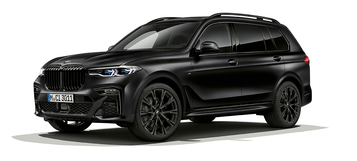 BMW X7 Edition в кольорі BMW Individual Frozen Black metallic G06 2021 BMW X7 Edition в кольорі BMW Individual Frozen Black metallic G06 2021, вид спереду на три чверті