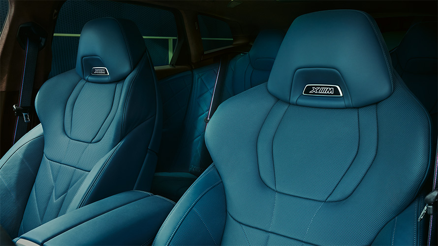 BMW XM, Оббивка BMW Individual зі шкіри "Merino" з ексклюзивними елементами | Deep Lagoon