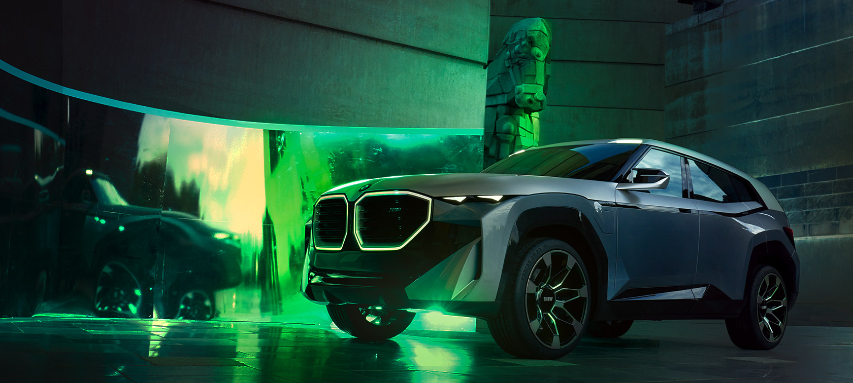 BMW Concept XM (G09), вид спереду на три чверті BMW Concept XM (G09), вид спереду на три чверті