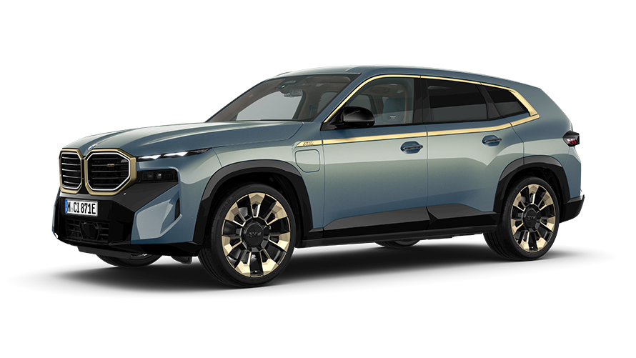 BMW XM G09 3/4 PHEV вид спереду на місці