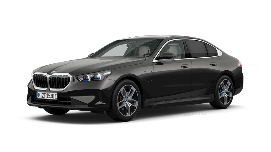 BMW 5 серії Седан G60 PHEV 3/4 вид спереду на місці
