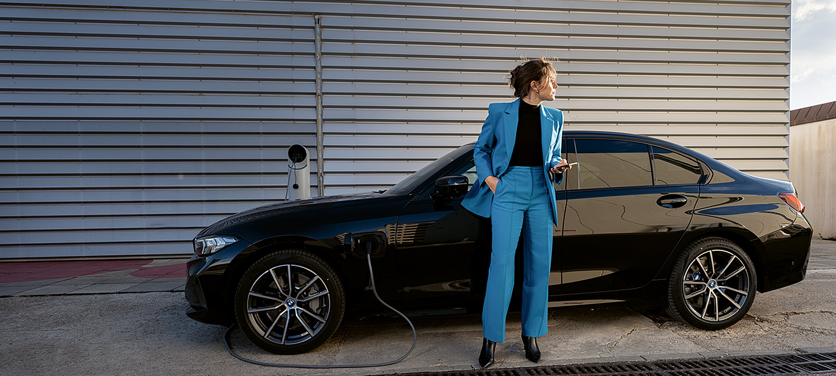 BMW G60 PHEV, заряджання